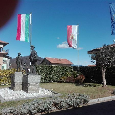 La Casa Di Nuvola Apartment Massino Visconti Luaran gambar